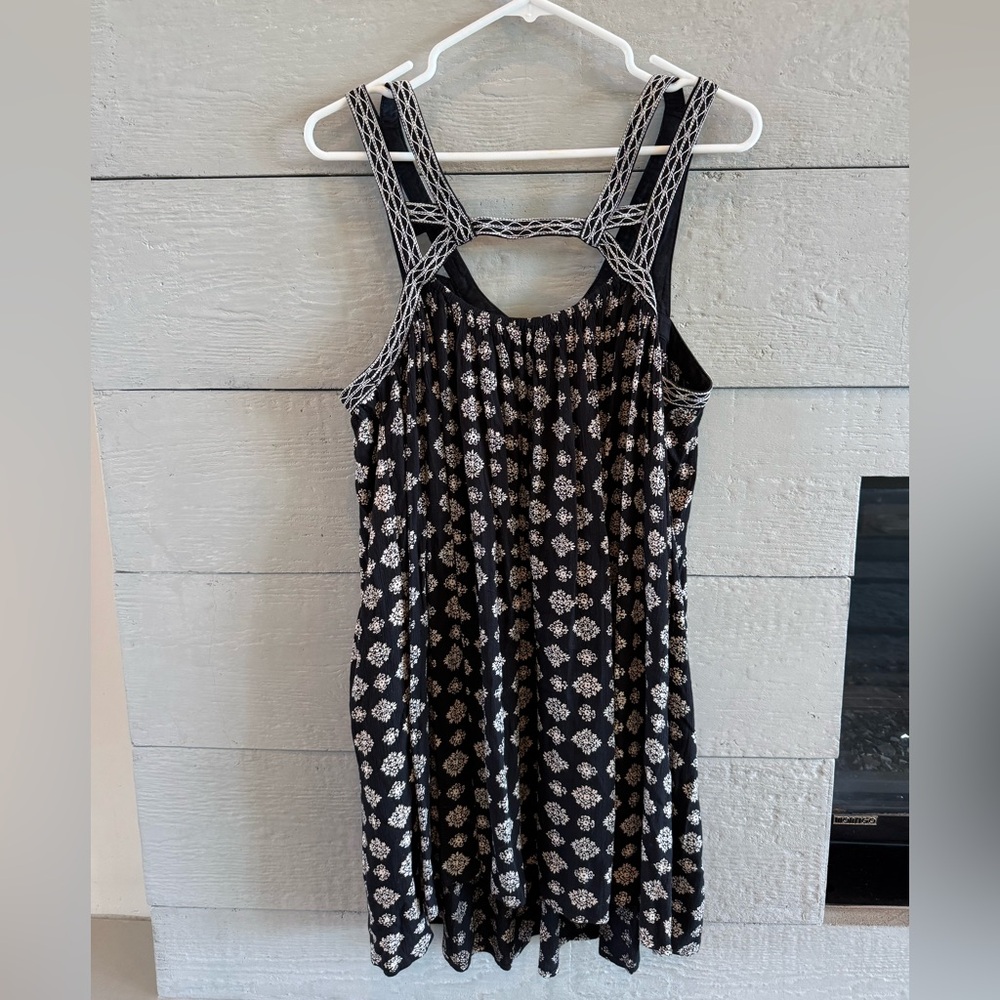 American Eagle Outfitters Black and White Sleeveless Sundress